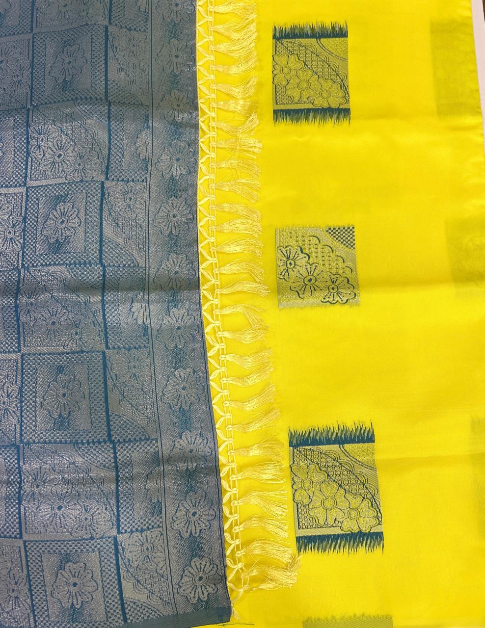 Latkan Silk With Rich Pallu