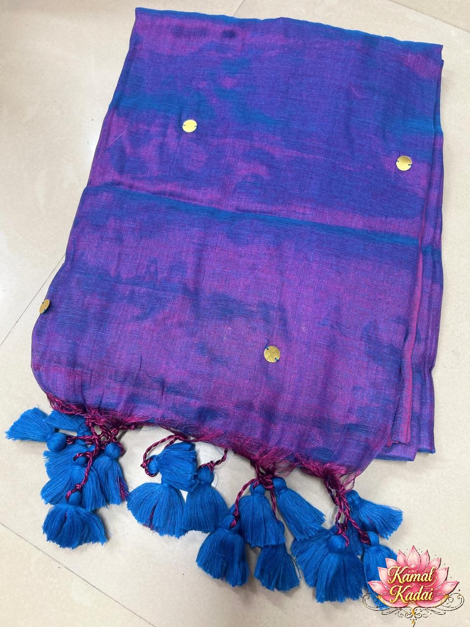 Insta-Trending Peacock Tissue saree