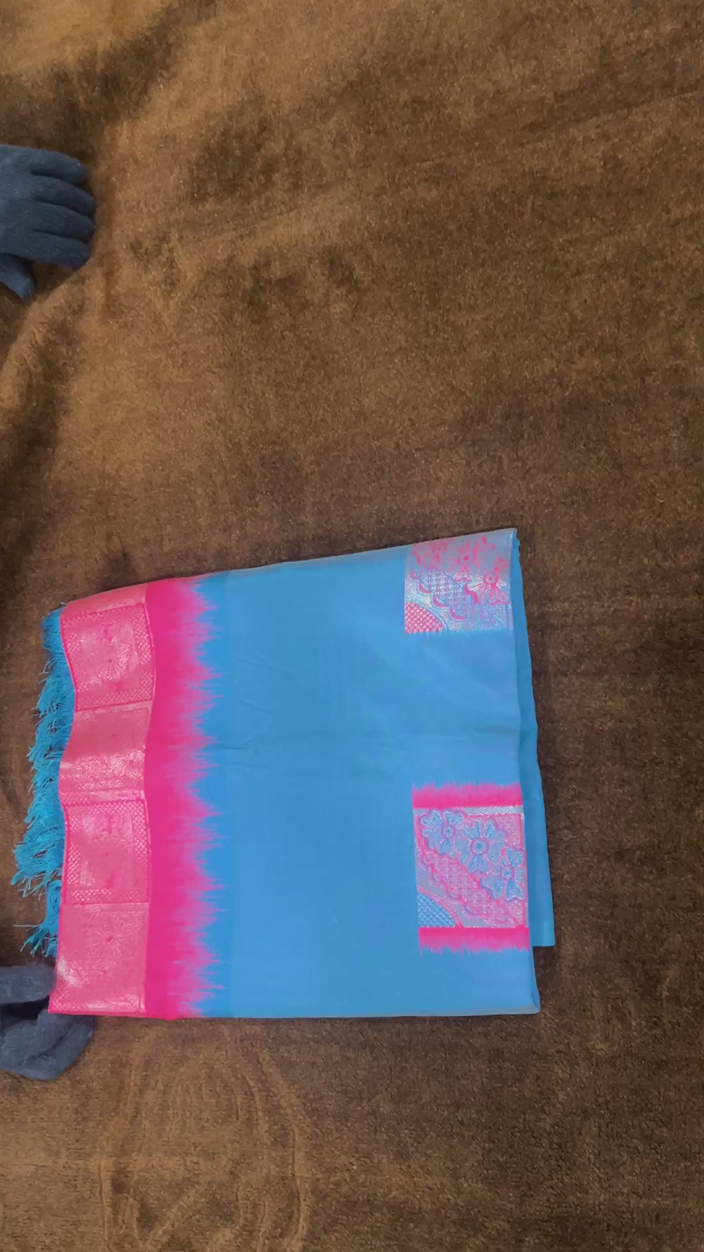 Latkan Silk With Rich Pallu