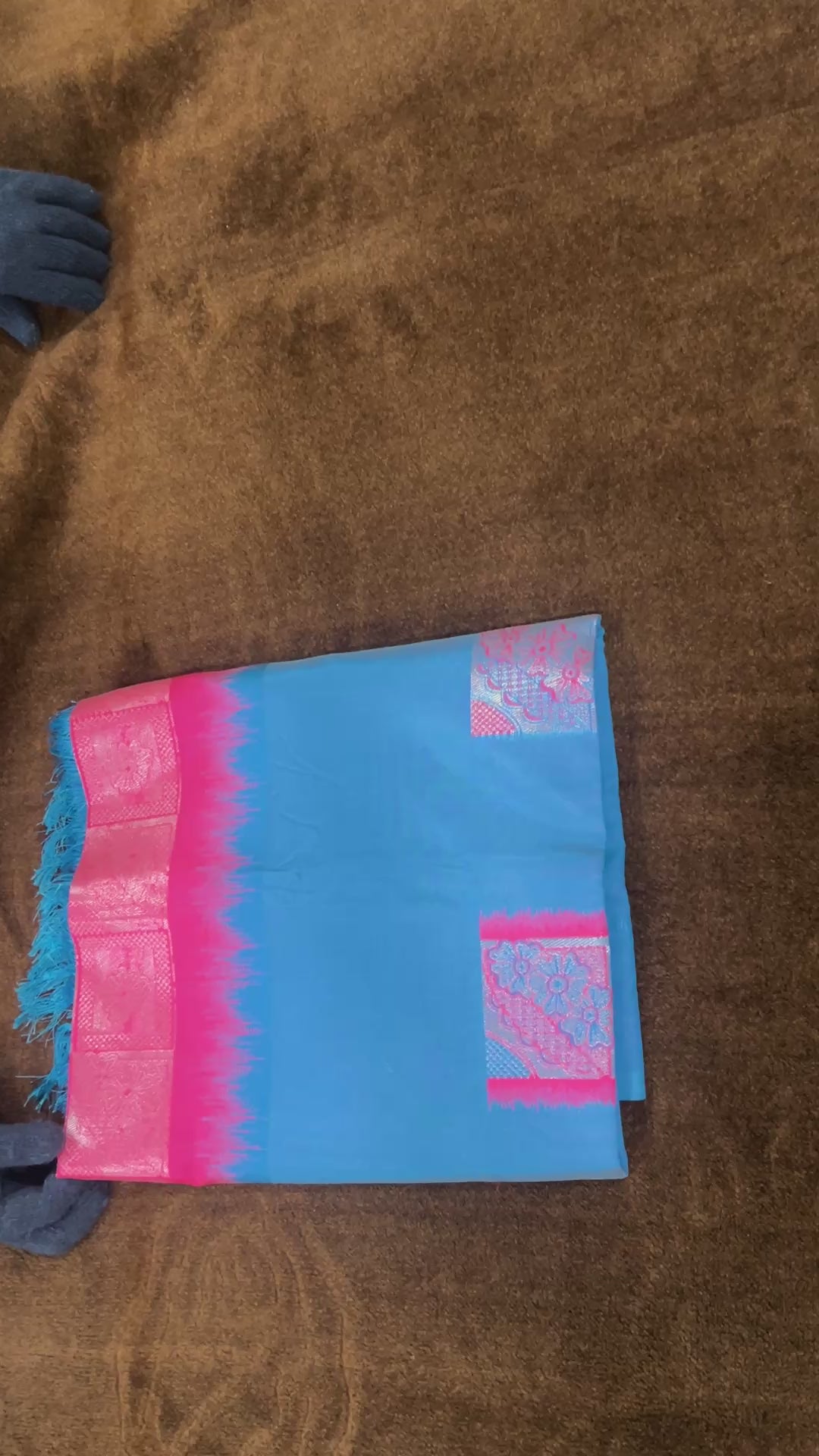 Latkan Silk With Rich Pallu